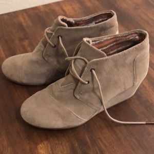 Toms wedge bootie